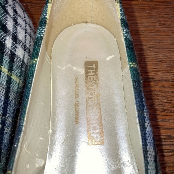 The Tog Shop Women’s Slip On - Picture 3 of 7